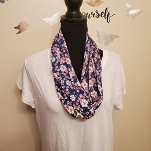 4/$30🌟Floral Infinity Scarf